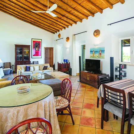 Pescadores - Stunning 7 Bedroom Private Pool With Child Safety Fence Few Minutes Drive Вилла