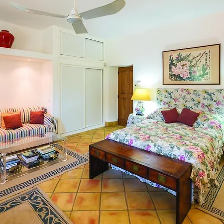 Вилла Pescadores - Stunning 7 Bedroom Private Pool With Child Safety Fence Few Minutes Drive