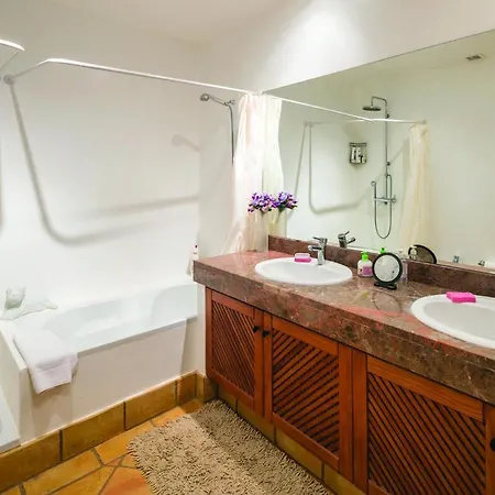 Pescadores - Stunning 7 Bedroom Private Pool With Child Safety Fence Few Minutes Drive * 拉戈阿