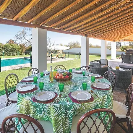 Villa Pescadores - Stunning 7 Bedroom Private Pool With Child Safety Fence Few Minutes Drive